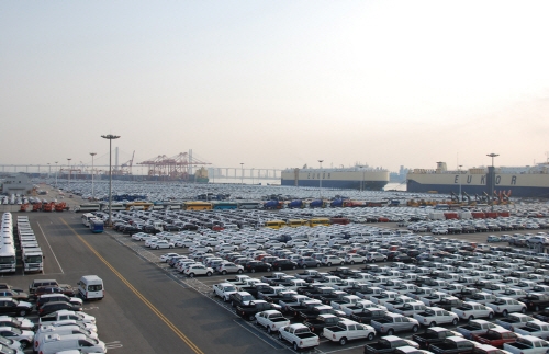 평택항 자동차 수출입 4년 연속 ‘높이 날았다’