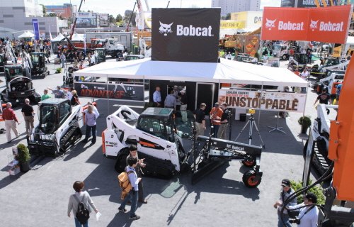 두산인프라코어, 신기종 굴삭기, 휠로더 등 60여 종 공개