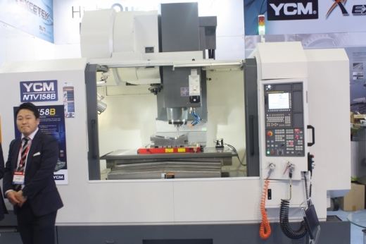 [심토스 2014 현장스케치] 썬코퍼, 60년 전통의 YCM 머시닝센터 선보여