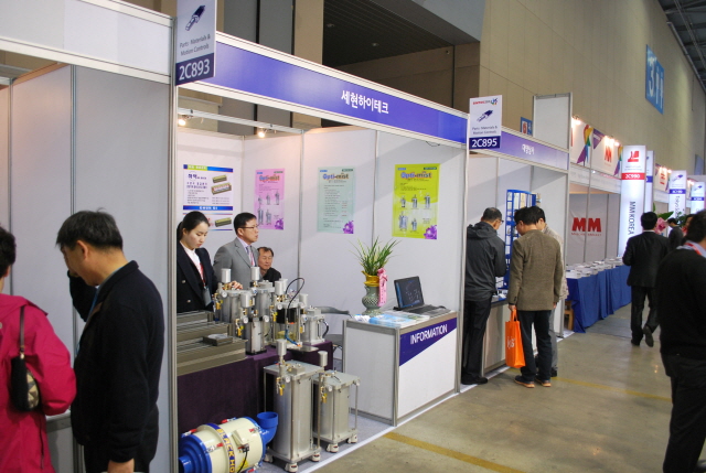 [심토스 2014 현장스케치] 세현하이테크, MQL가공방식의 옵티미스트 ‘호평’