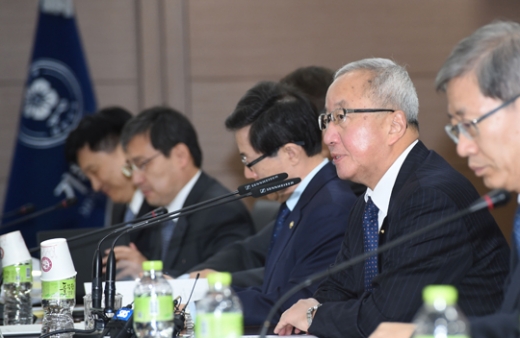 현 부총리 “전 부처 적폐·비정상 관행 원점 재검토”