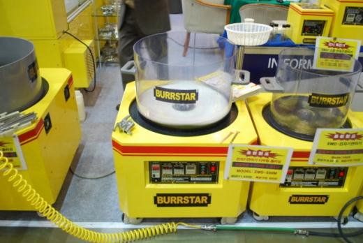 [심토스 2014 현장스케치] 에이멕, 무결점 디버링 신기술 특허제품 공개