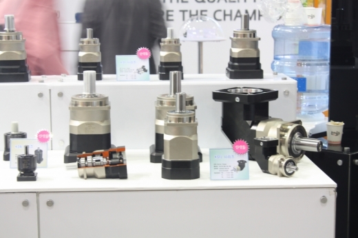 [심토스 2014 현장스케치] 흥진AT, 유성치차 감속기 인기