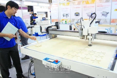 [코리아팩 2014 우수참가기업] 코스테크, 커팅부터 출력까지 원스톱