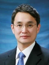 화학 식각법 이용 무결함 3차원 반도체 구조체 개발