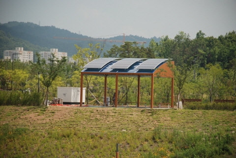 행복도시 태양광쉼터, 첨단 이차전지 ESS로 LED 밝혀