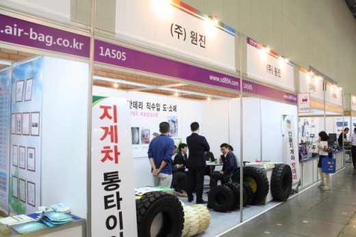 [코리아팩 2014 현장스케치] 원진, 최고 품질의 지게차타이어 선보여