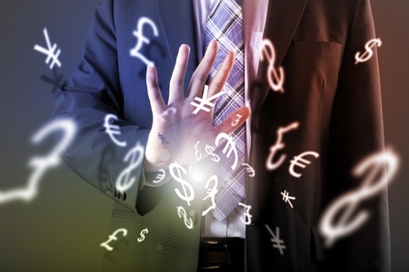 日  ‘엔저’로 잃는 것과 얻는 것