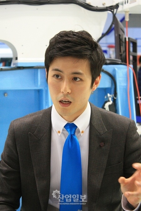 [KOPLAS 2015] 한양로보틱스, 융·복합 취출로봇으로 사출현장 혁신