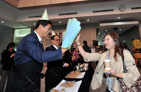 노사합동 하이파이브 데이 ‘氣 팍팍’