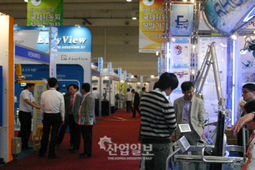 기계산업의 메카 2015 창원국제자동화정밀기기전 개막