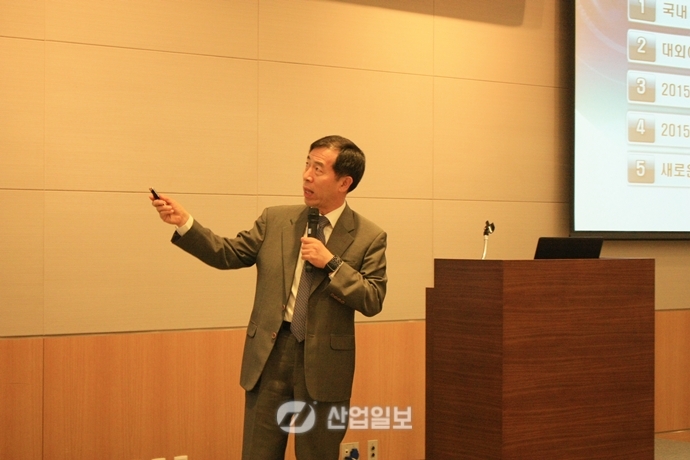 멈춰선 국내 경기, 해법은 ‘주력산업 변신’