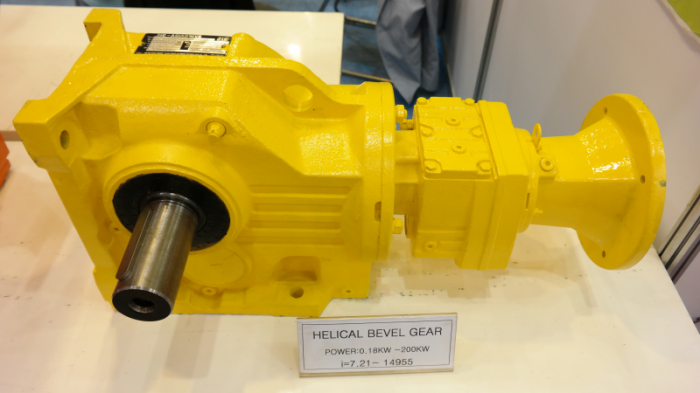 [BUTECH 2015] 성화테크, 고효율 고품질의 헬리켈 베벨 감속기 선보여