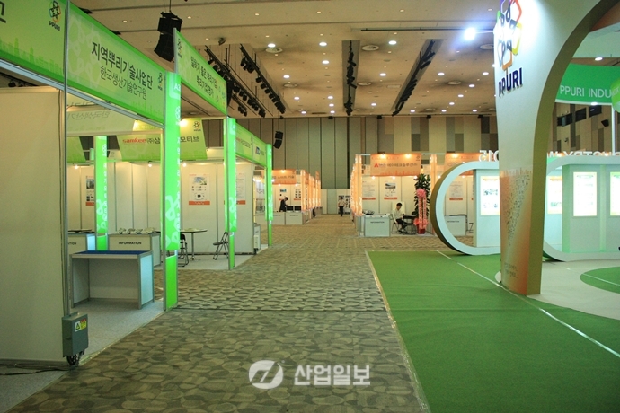 [Issue]국가 예산 투입된 전시회, ‘운용의 묘’ 아쉽다