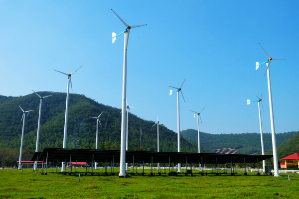 뒷전으로 밀린 신재생에너지 '제자리 걸음'