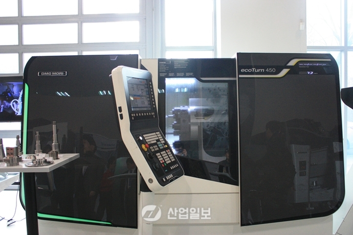 올해 공작기계, ‘터널 속 출구 찾았나’