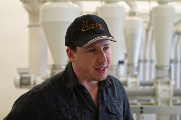 [Tech Trends]곡물 분쇄기 이송, 동력 드라이브 시스템으로