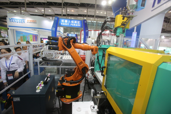 차이나플라스, 플라스틱&고무산업 '견인 '