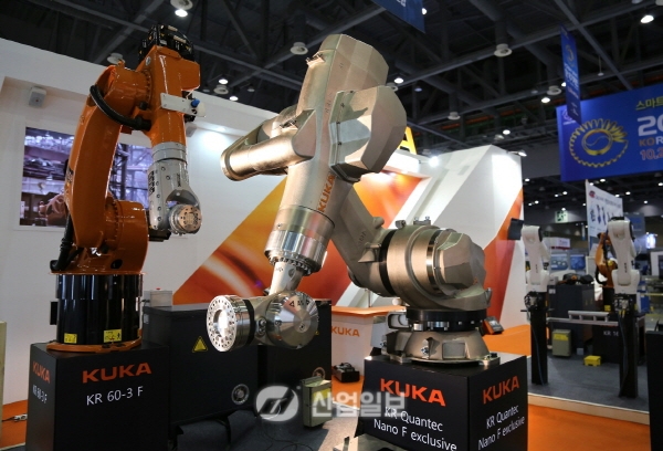 [2015한국기계전]쿠카, 아시아 최초 퀸텍 나노 파운드리 로봇 공개