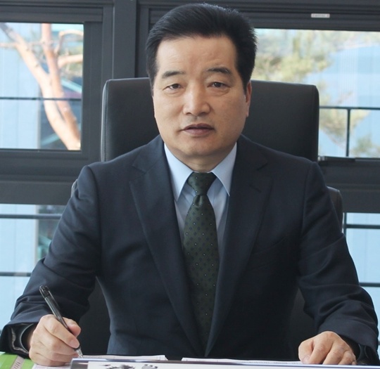 [2015 한국기계전] 유지인트, 부품 대량가공 가능한 소형머시닝센터 개발