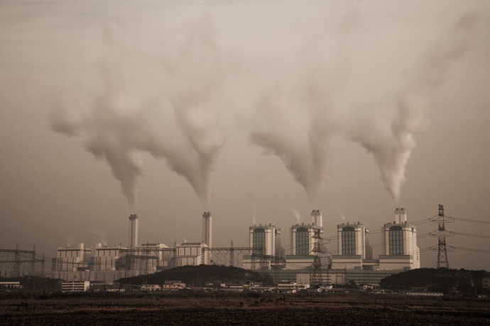 한국 산업 경쟁력 크게 약화, 대응책 시급