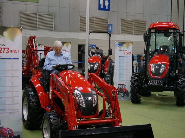 첨단 농기계 등 스마트팜/융복합기술 선보여
