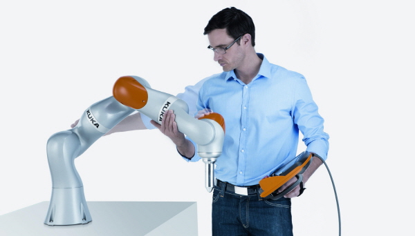 글로벌 로봇기업 쿠카가 열어가는 인더스트리 4.0