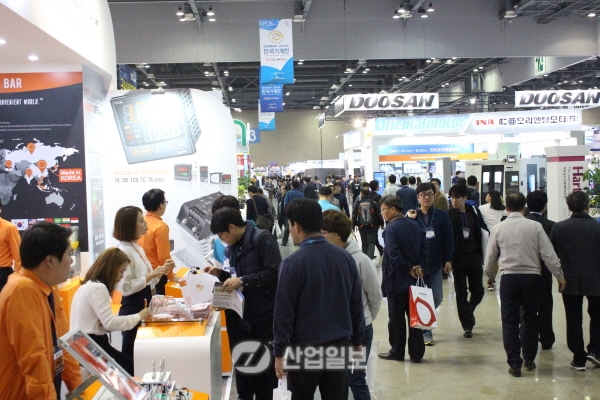 [데스크칼럼] 전시회에 불어오는 'O2O 바람'