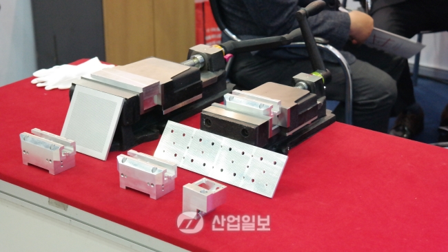 [KOMAF 2015] 신평바이스, 고객의 소리에 귀 기울이다