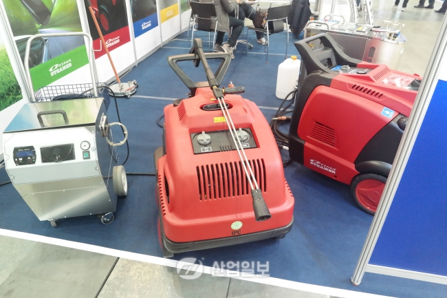 [KOMAF 2015] 에스제이이, 새로운 제품 개발로 동종업계 선도