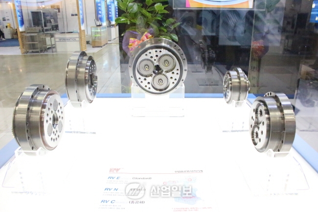 [KOMAF 2015] 한국에프에이산업, 뛰어난 가속성, 정밀도의 RV감속기 공개