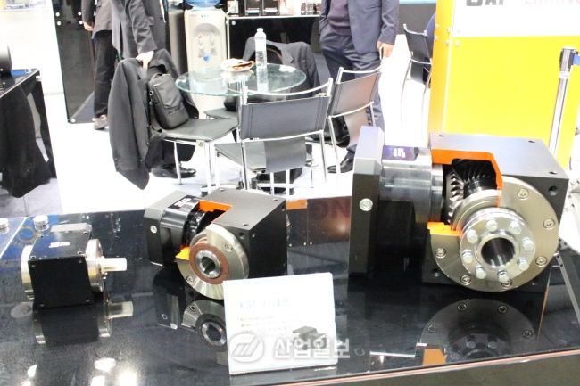 [KOMAF 2015] 흥진에이티, 고객 눈높이 고려한 감속기 개발