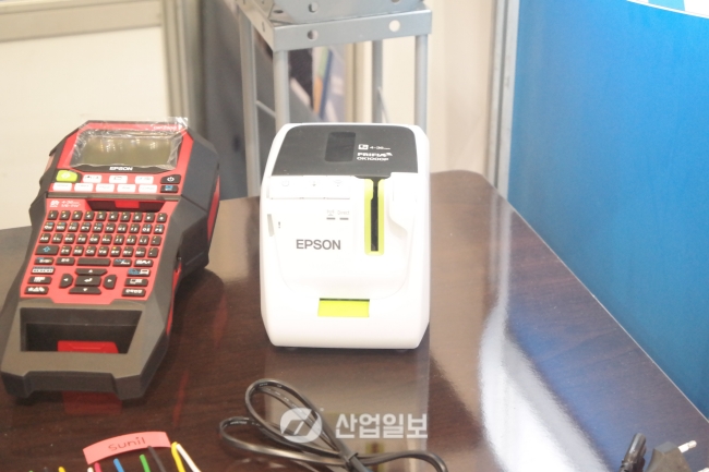 [KOMAF 2015] 새빛맥스의 튜브넘버링 프린터 ‘최고 인쇄속도’