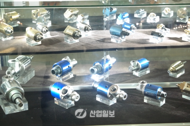 [KOMAF 2015] 멀티스하이드로, 다양한 용도별 로타리조인트 선보여