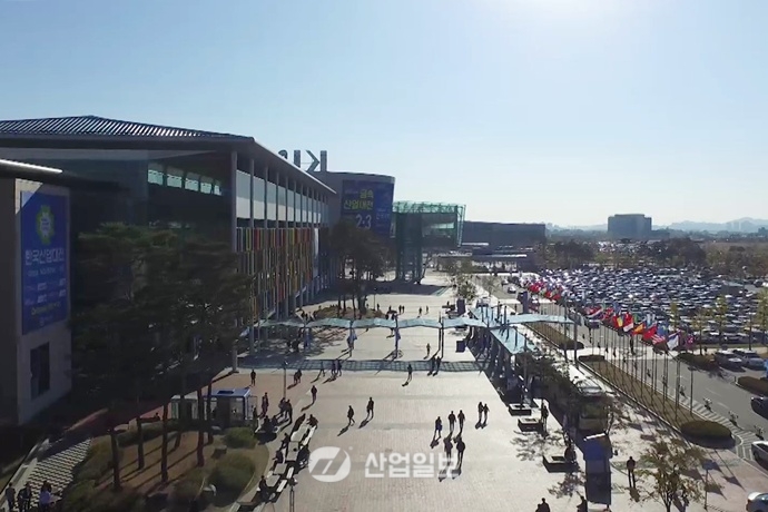 [Exhibition Review]드론으로 본 2015 한국기계전 ‘위, 아래’