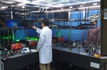 레이저 이용 `고순도 중이온빔 인출