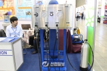 [KOMAF 2015] 에이앤지테크, 고압 공기압축기 선보여