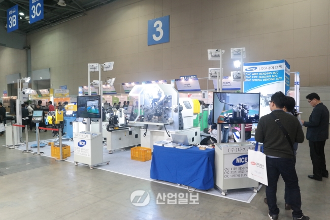 [KOMAF 2015] 나이스맥, 효율성 높은 와이어, 파이프벤딩기 소개