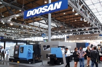 공작기계 매각한 두산인프라코어, 다음 행보는?