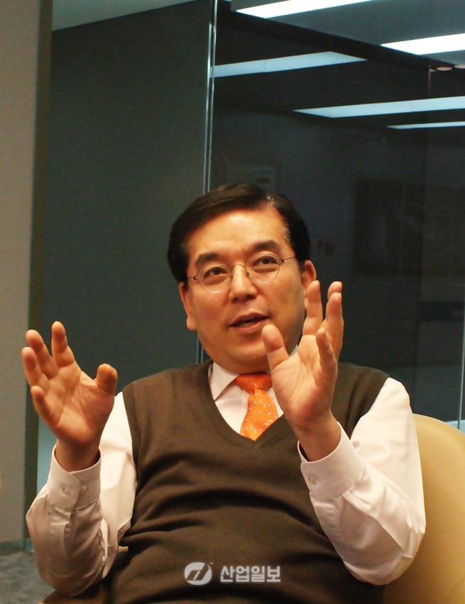 [김현지 기자의 아웃사이더] 제조업, 신기술 교육 절실