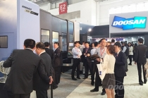 두산인프라코어, ‘그 바다’ 안 건너나?