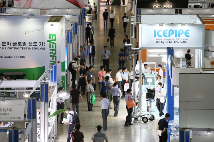 LED/OLED의 모든 것을 한 눈에 보다