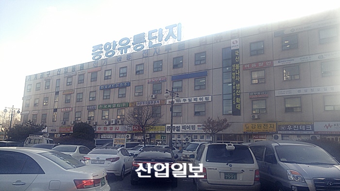 [산업인 24시] 최저 단가 보장해줘야 유통업체 숨통 트인다