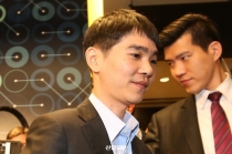 알파고의 포커페이스, 이세돌은 흔들렸다