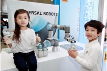 [Robot] 물 권하고, 선글라스 골라주고... 협업로봇은 진화 中