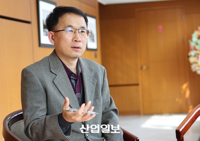 [김현지 기자의 아웃사이더] 서울시, 새는 에너지 잡는다②