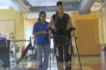 뇌졸중 환자에게 최초로 허가된 외골격 제품