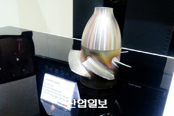 적층 넘어 공작기계로 진화하는 3D프린터