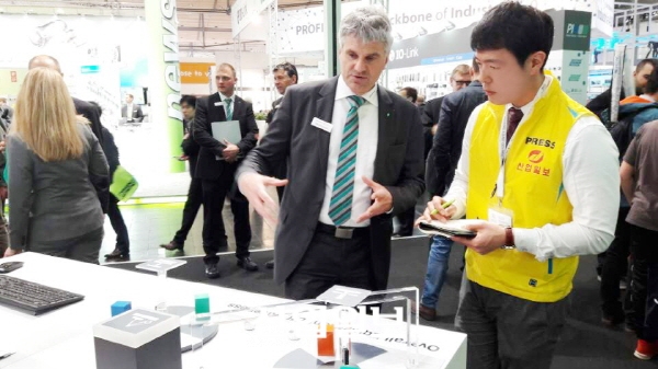 [하노버 메세] 첨단 산업용 자동화 장치 선보인 페펄엔드푹스