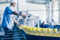 무섭게 치솟는 中 임금, 로봇 투입해야 하나